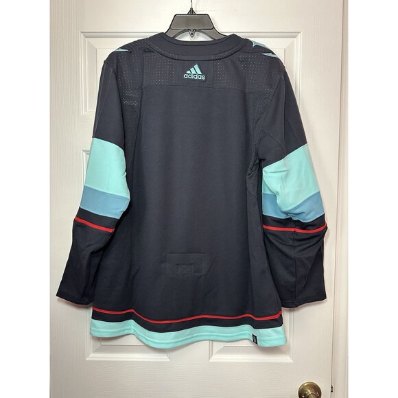 Size 46 Adidas NHL Seattle Kraken Authentic Home Hockey Jersey Navy Blue GT5622 - Picture 2 of 3